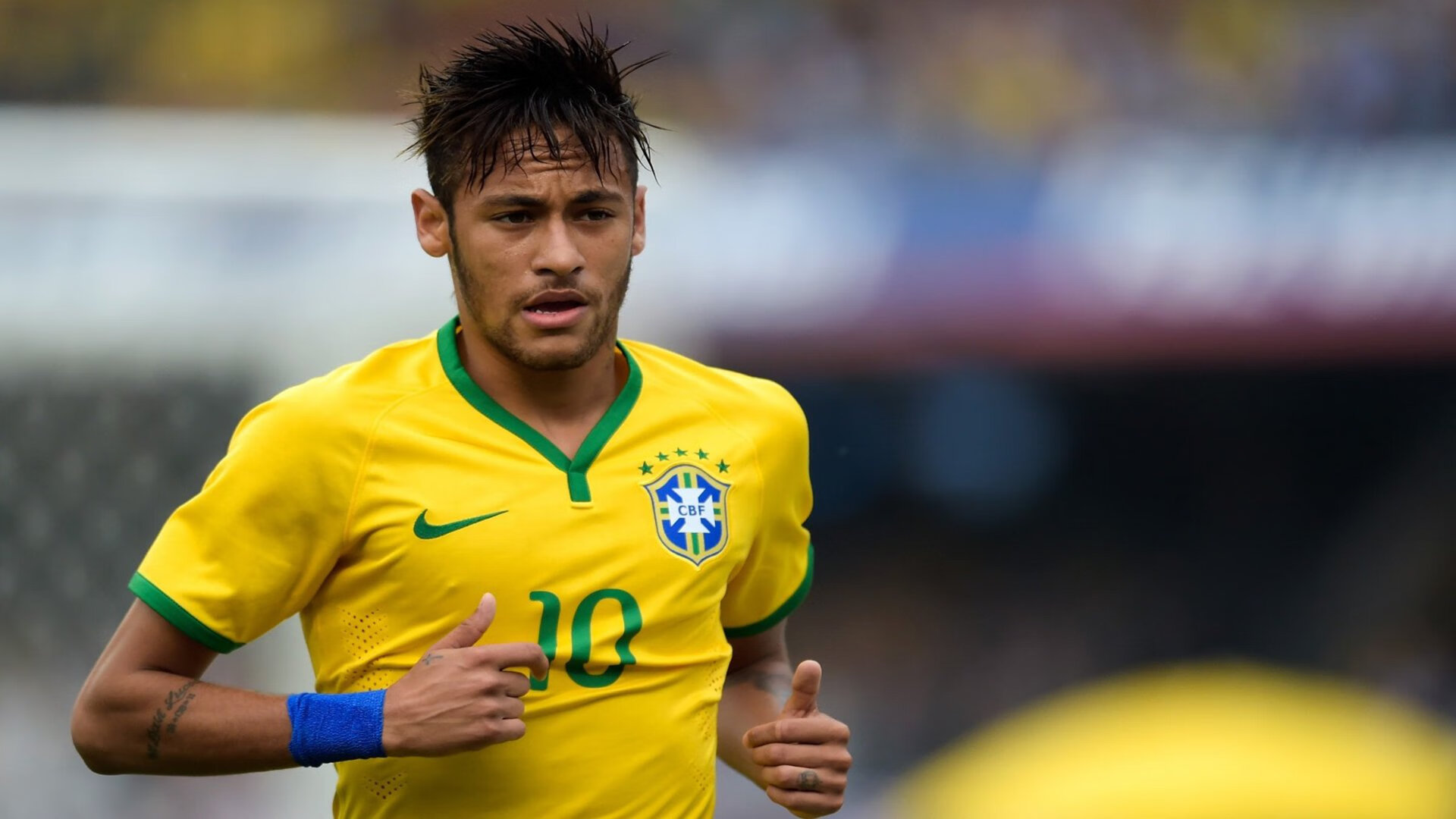 JIUYOU.COM-绿色可再生材料逐渐替代传统建材，引领足球场馆绿色转型，绿色再生资源回收是什么意思